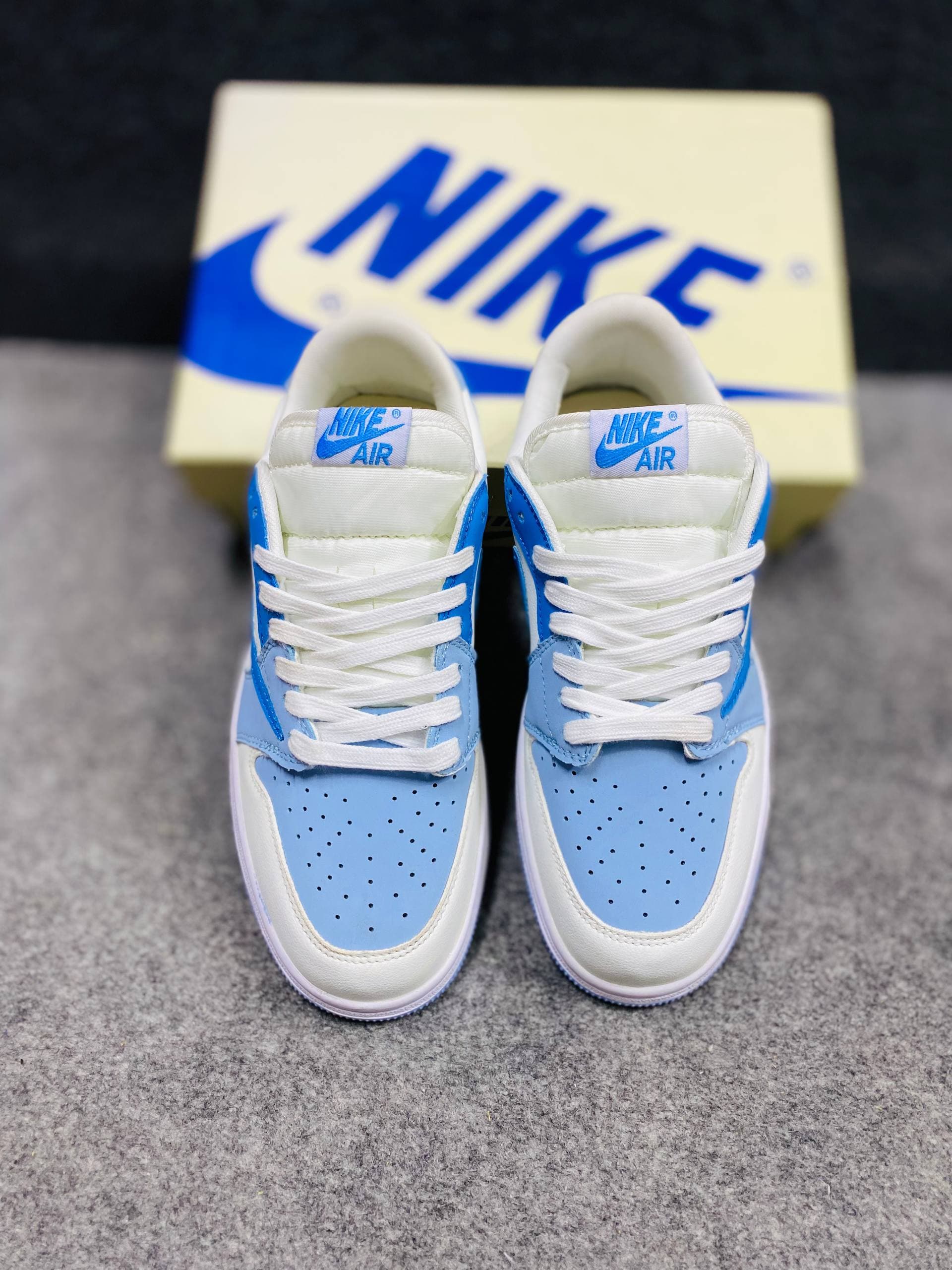 Air Jordan 1 Blue & White sneaker