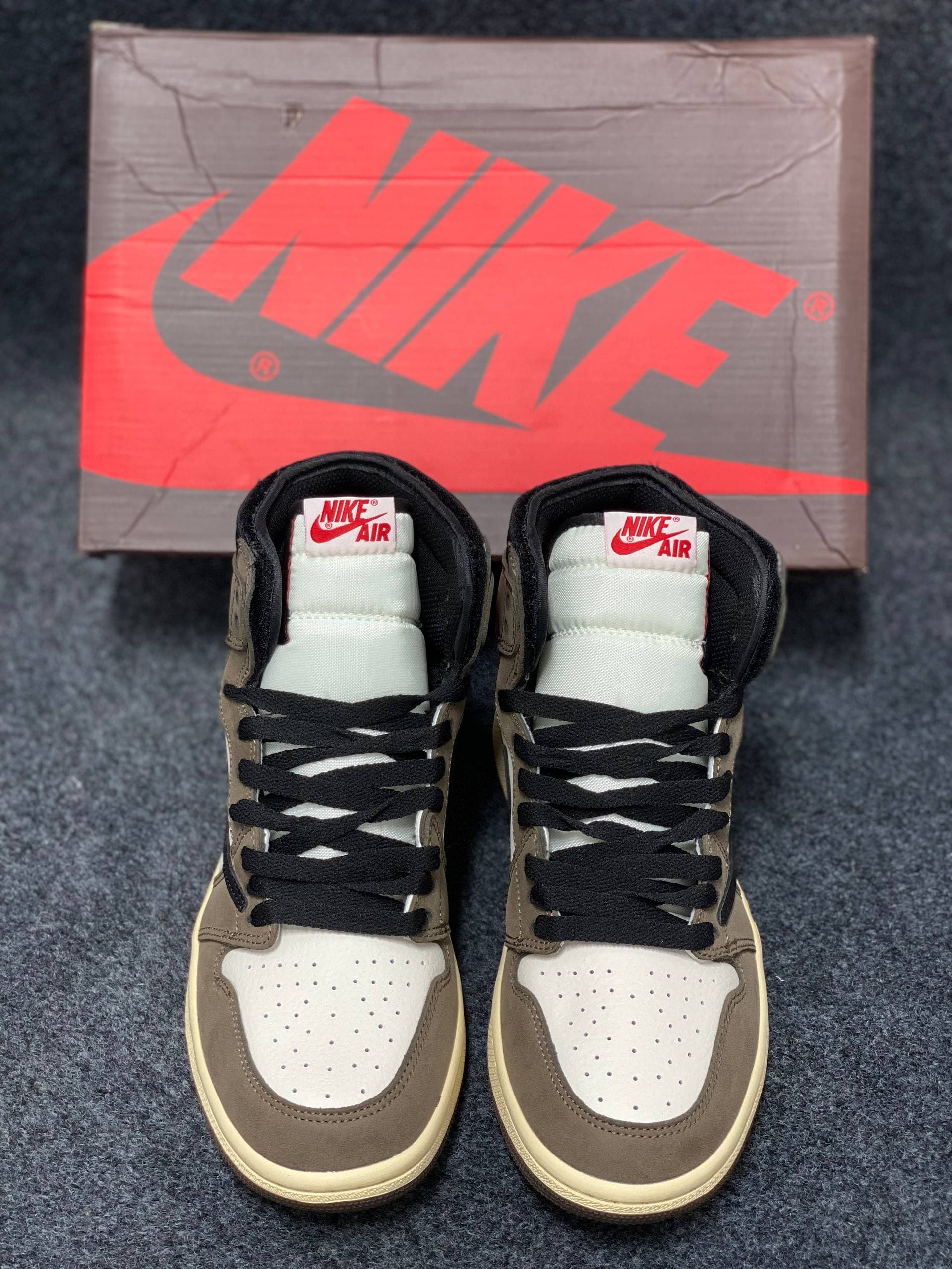 Travis Scott x Air Jordan 1 High OG “Mocha” - Image 3
